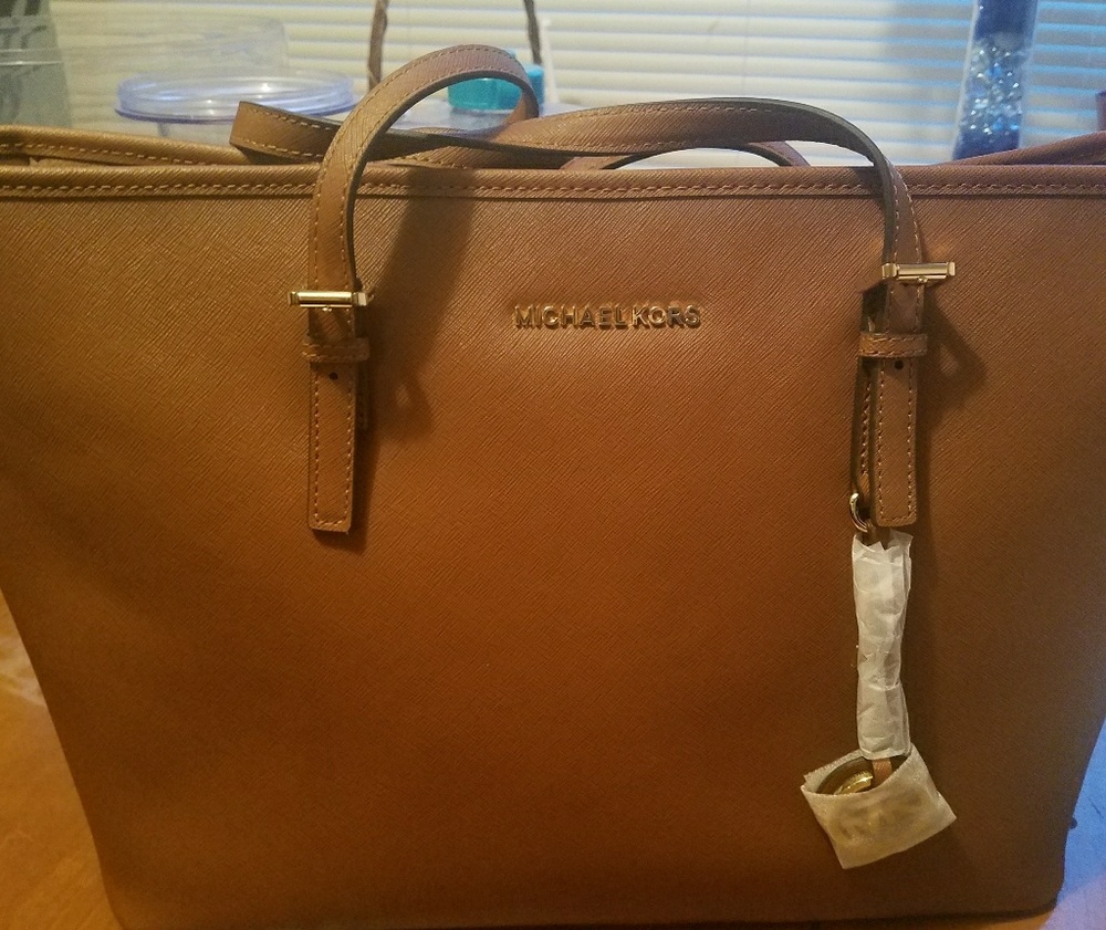 Micheal Kors jet set leather  travel tote